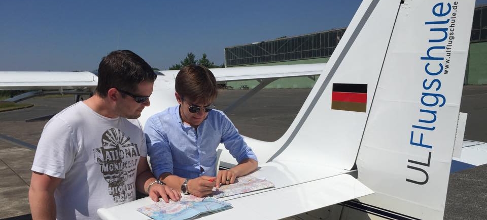 bungsflug mit Fluglehrer bei der UL Flugschule Oerlinghausen